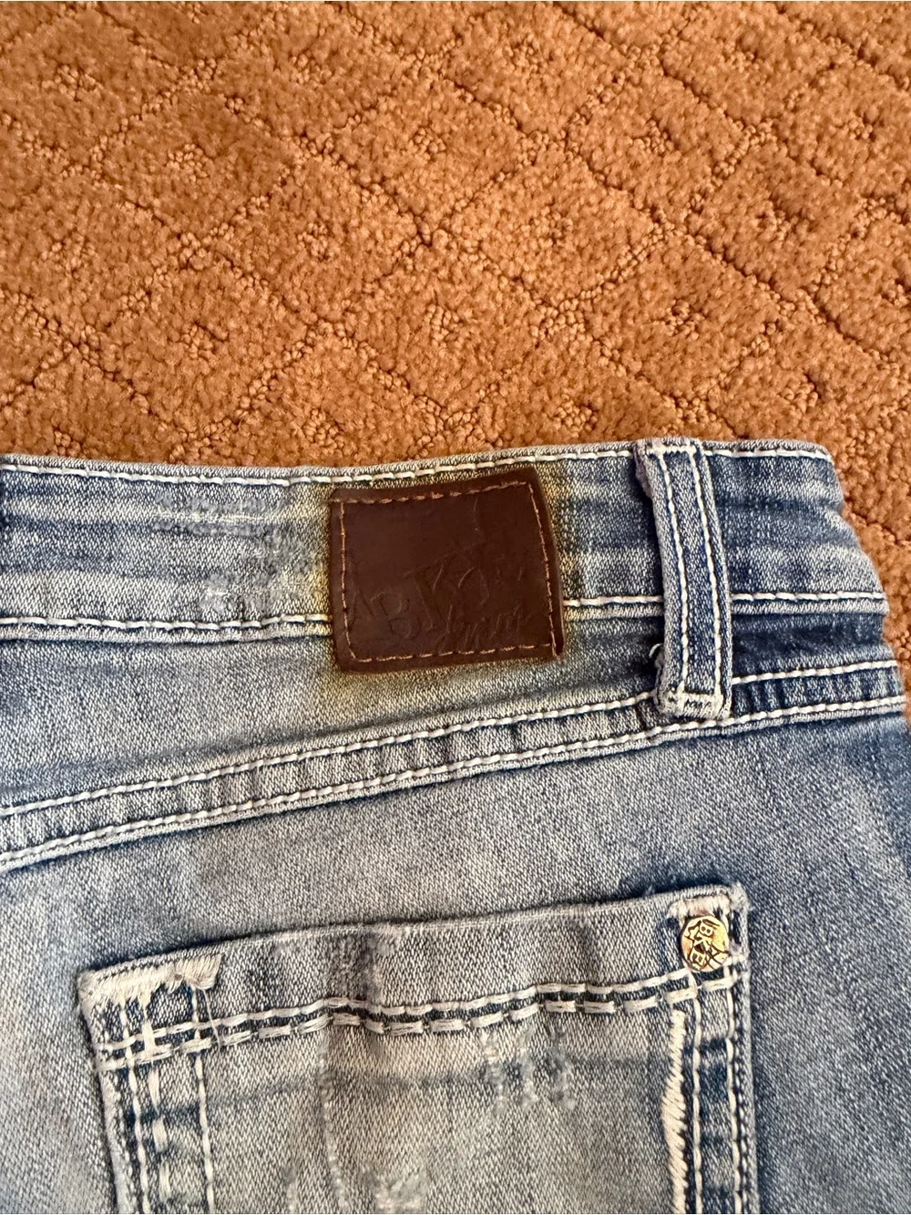 BKE Low Rise Cutoff Medium Wash Distressed Denim Shorts Women’s Size 28